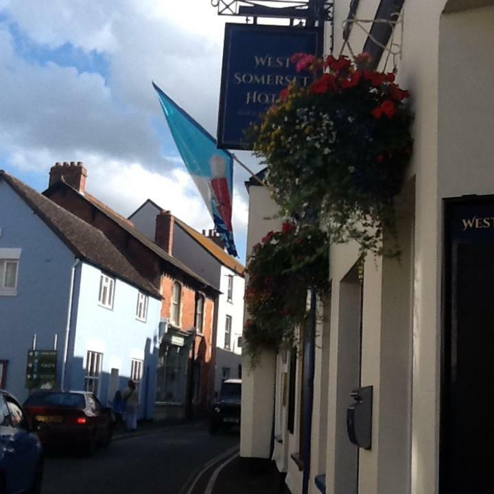 West Somerset Pub & Accommodation Вотчет Екстер'єр фото
